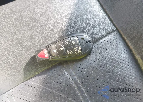 2010 Chrysler Town & Country Touring from USA, damaged, VIN 2A4RR5DX1AR290963